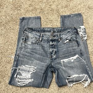 AEO Tomgirl Distressed Jeans